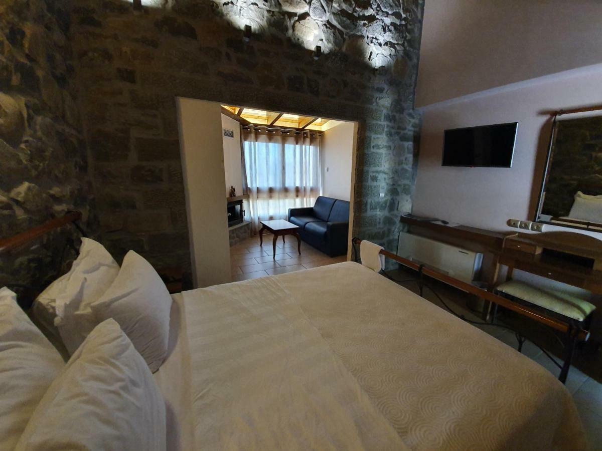 The View Village - Villas Suites & Spa Karpenísion Esterno foto